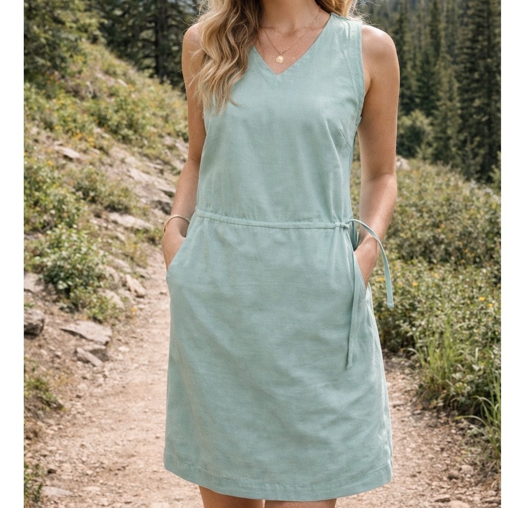 Duluth Trading Co Mint Green Sleeveless Midi Dress